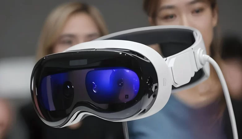 Apple Vision Pro: A Glimpse into the Future of Mixed Reality